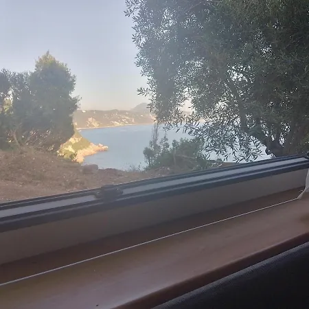 אתר קמפינג Terraoliva&herbs Vátos